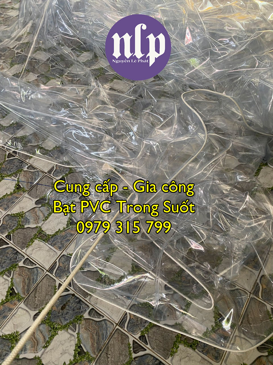 Bạt che mưa trong suốt