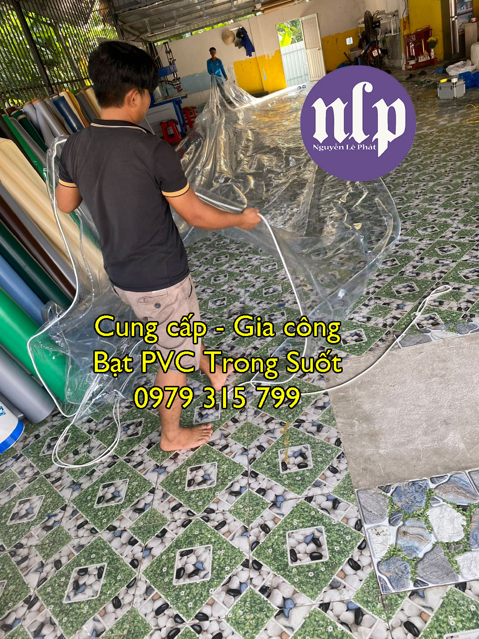 Bạt che trong suốt
