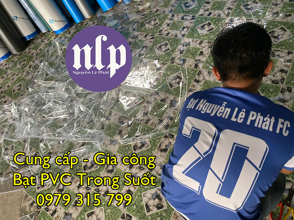Bạt trong suốt che nắng mưa