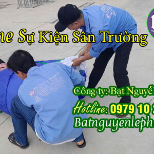Dù Che Sân Trường Học