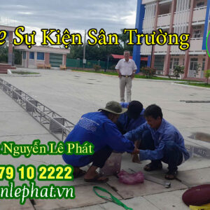 Dù Che Sân Trường Học